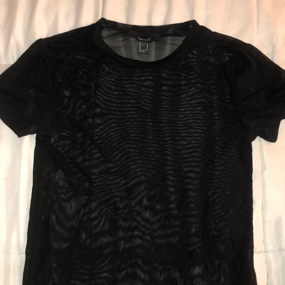 Short sleeve mesh top